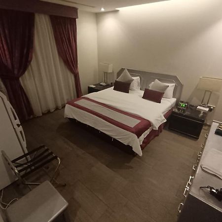 Sixty Three Hotel Suites Riyad Dış mekan fotoğraf